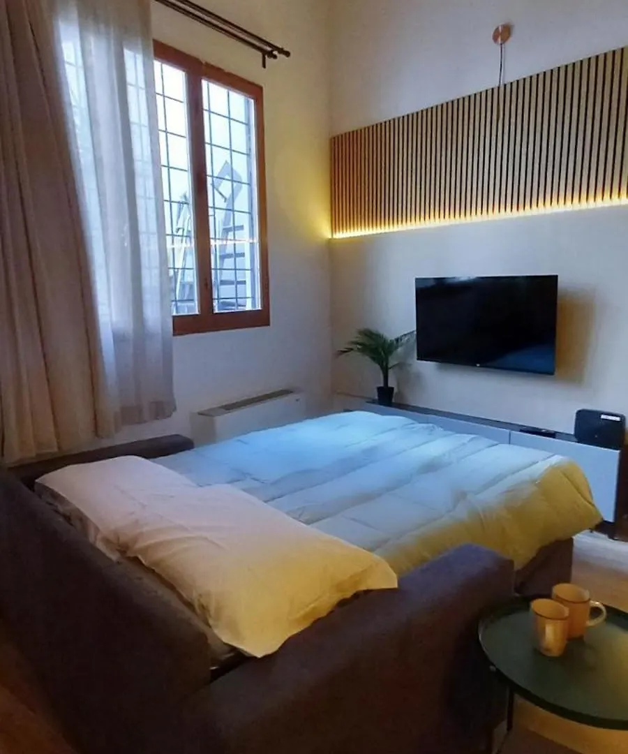 Tuscan Loft - 7 Guests With Patio 피렌체